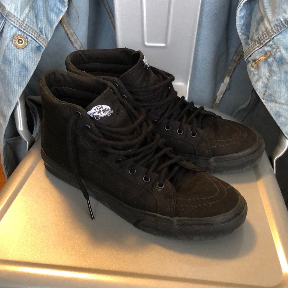 Vans Hi-Top Slim Fit Black Sneakers (Unisex)